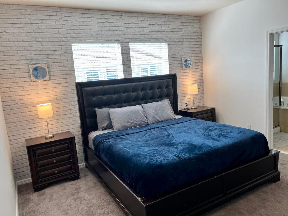 East Themed Townhome W/ Pool Access * Orlando