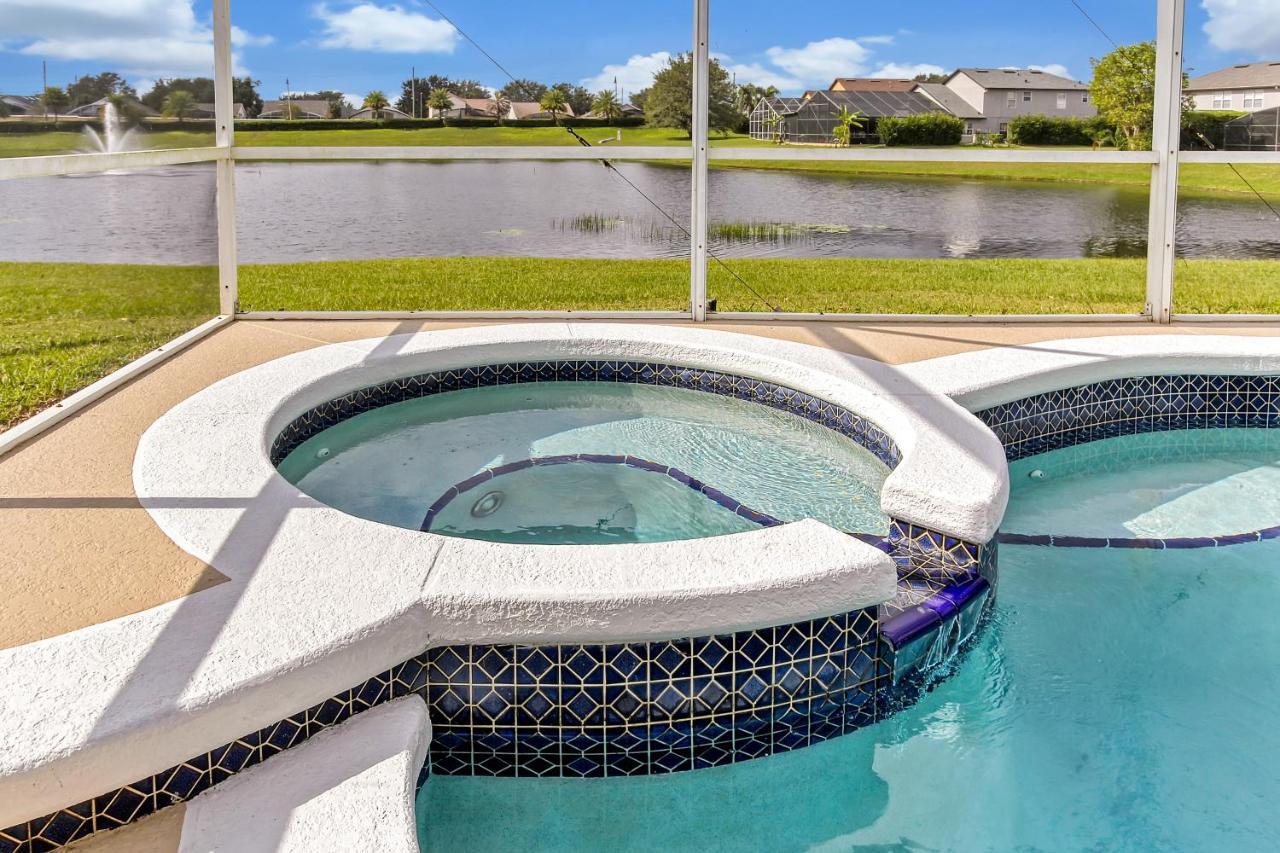 Star Oasis - 4 Bed Family Pool Holiday home *