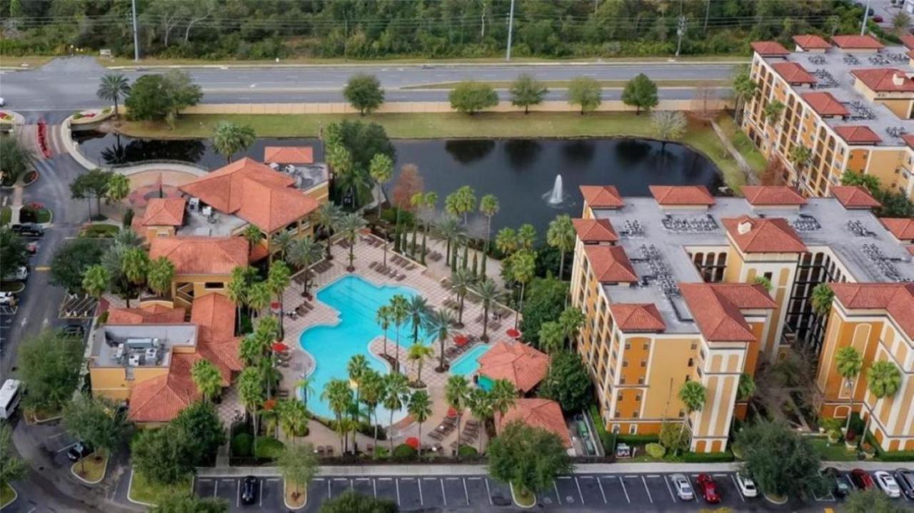 Designer 3br/2ba Corner - & Universal Apartment *