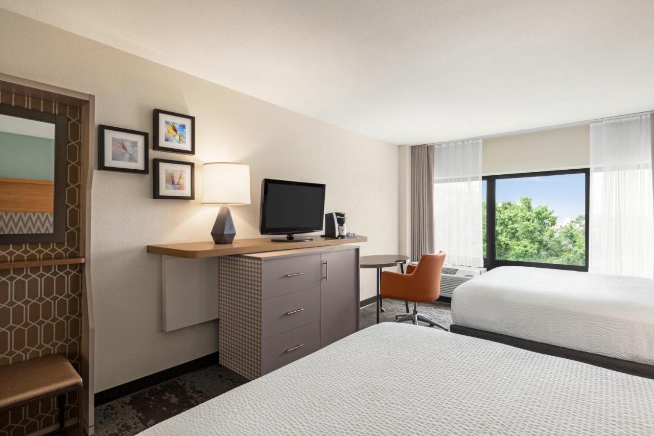 International Airport By Ihg Hotel 3*