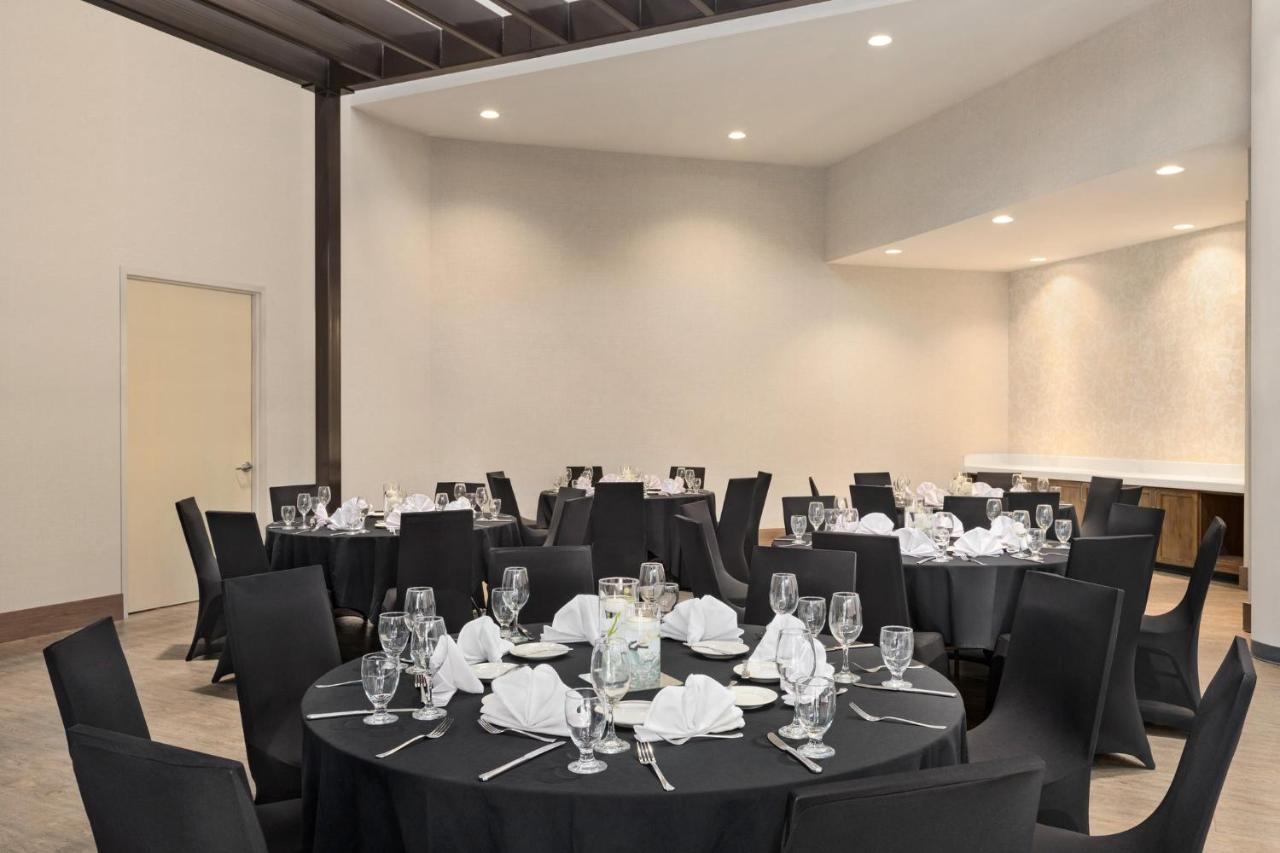 Hotel International Airport By Ihg 3*
