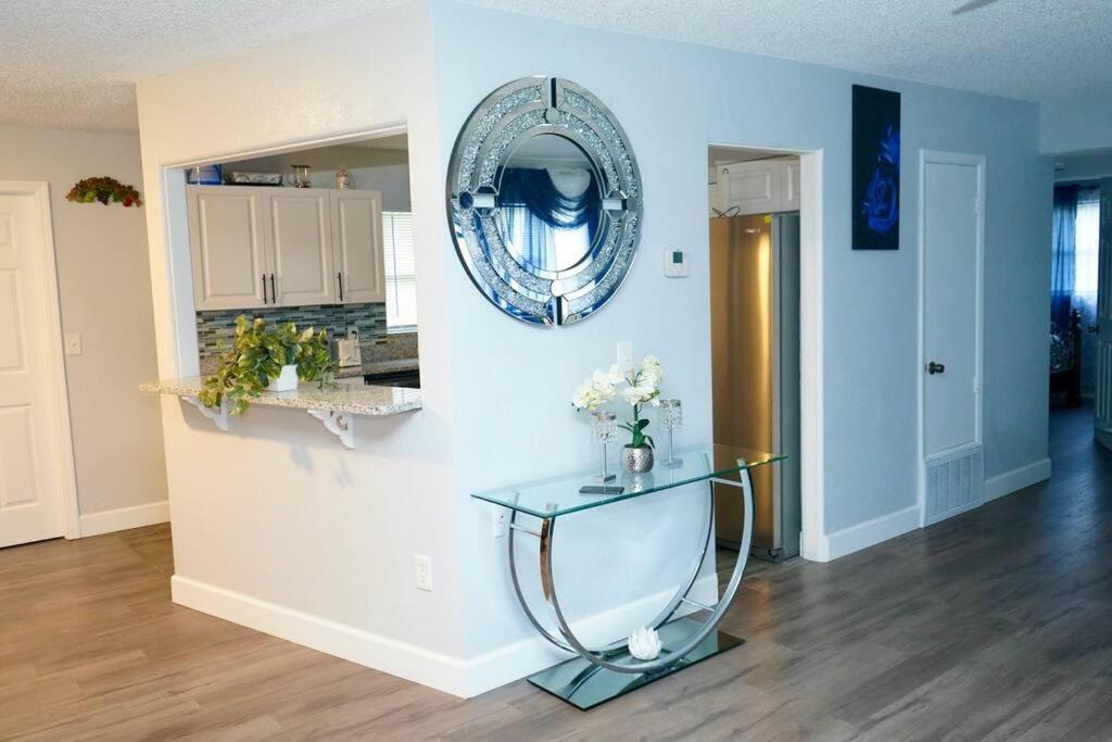 Beautifully Redone 3 Bedroom In Heart Of * Orlando