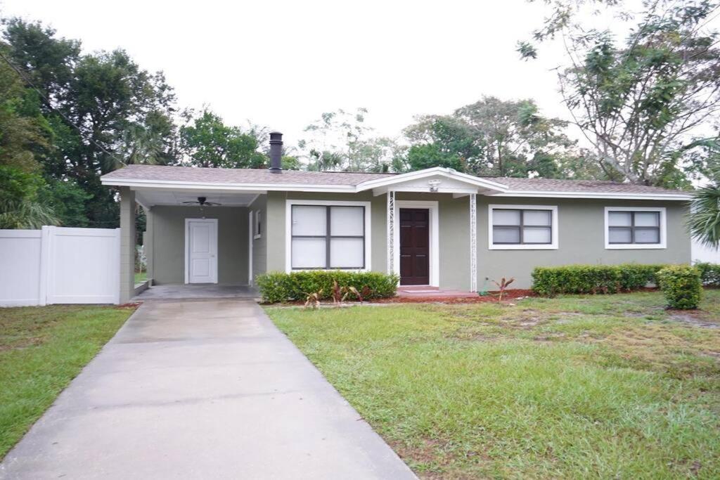 Beautifully Redone 3 Bedroom In Heart Of Holiday home Orlando