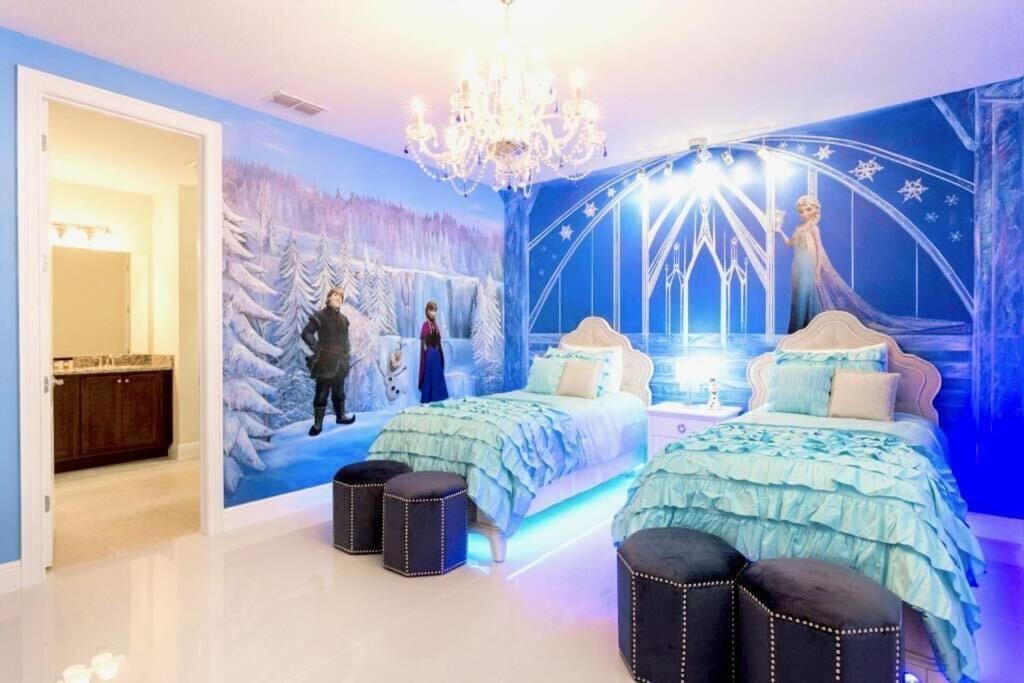 Holiday home 7601 Villa- Private Pool -spa- Game Room- Luxury Themed