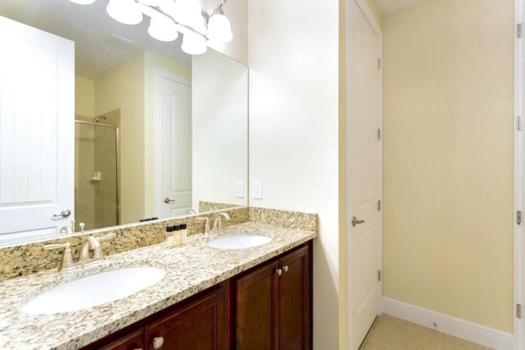 7601 Villa- Private Pool -spa- Game Room- Luxury Themed Holiday home Orlando