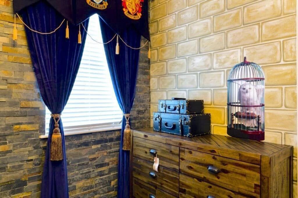 Holiday home 7601 Villa- Private Pool -spa- Game Room- Luxury Themed *