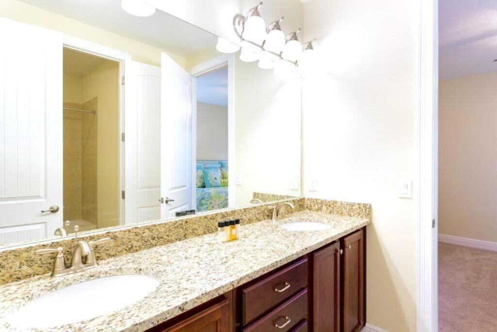 Holiday home 7601 Villa- Private Pool -spa- Game Room- Luxury Themed *