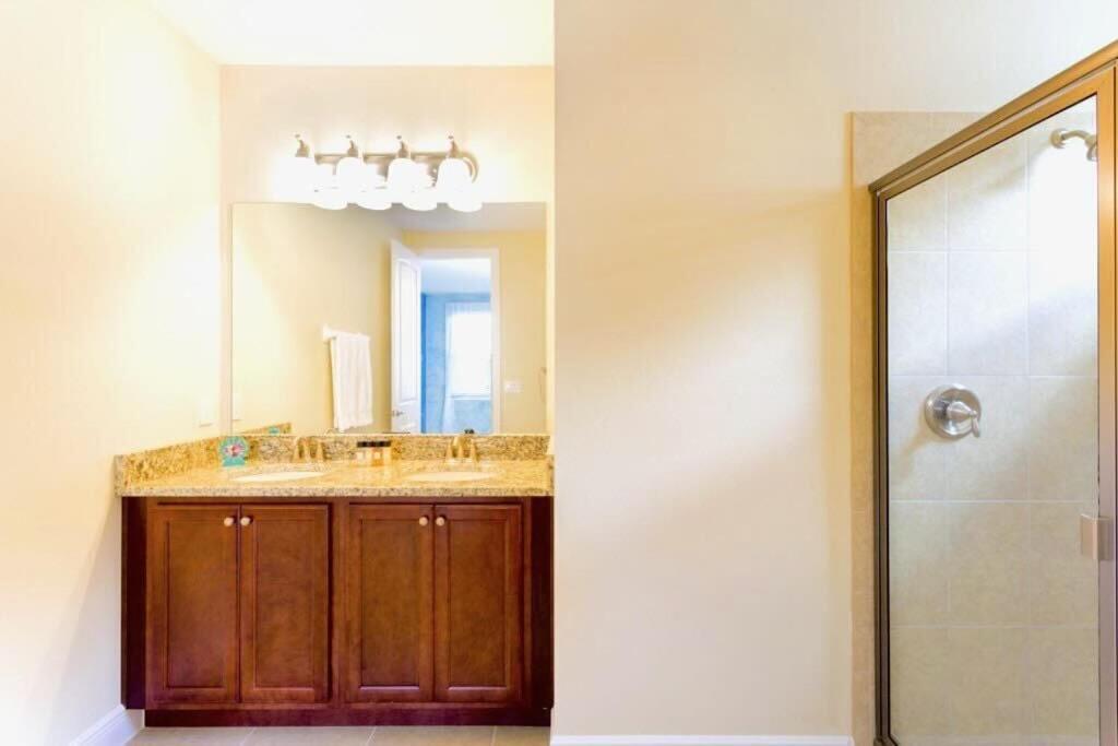 7601 Villa- Private Pool -spa- Game Room- Luxury Themed