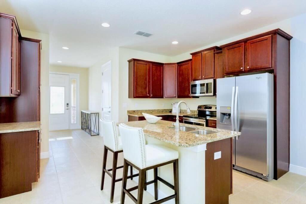 7601 Villa- Private Pool -spa- Game Room- Luxury Themed *