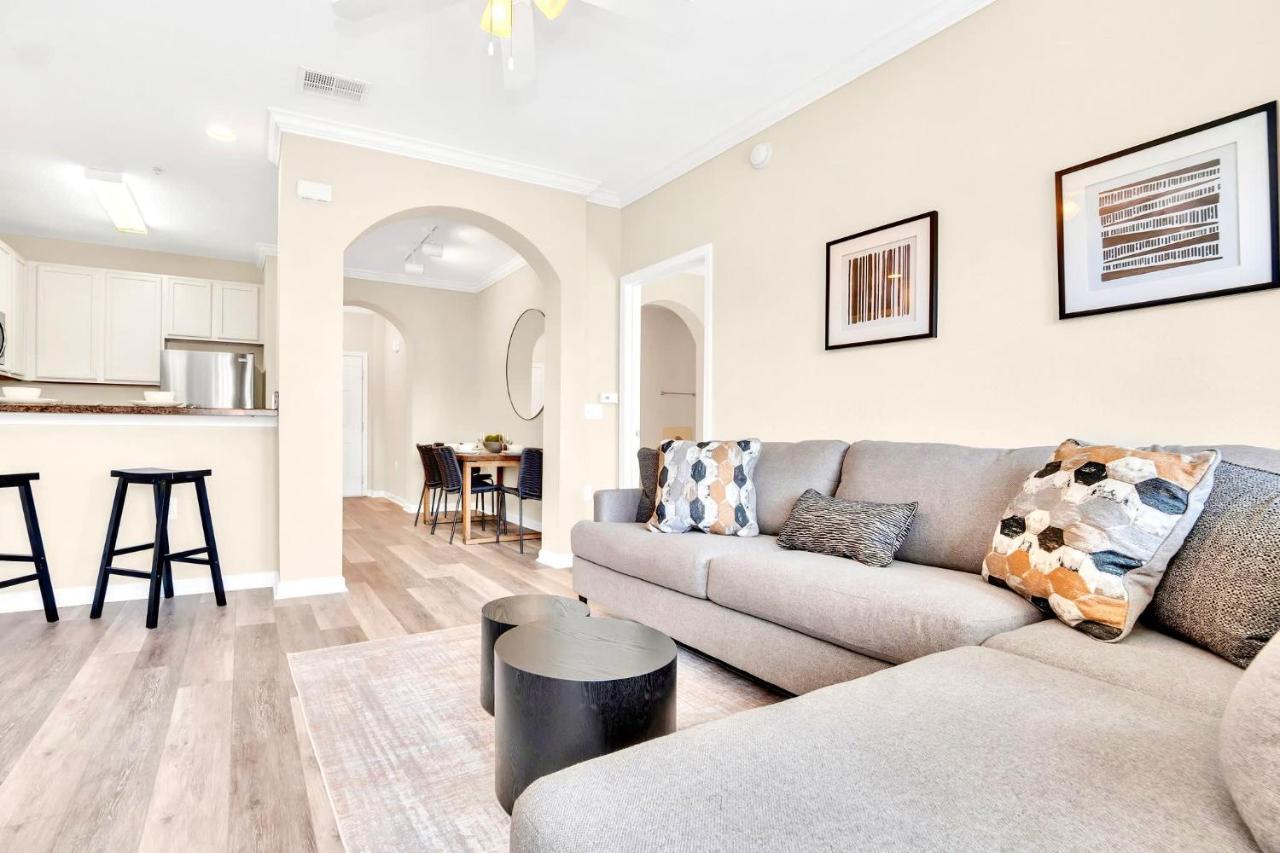 2br - W Hot Tub & Pool - Near
