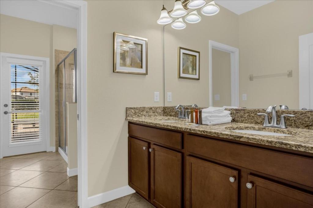 5 Bedrooms- 4,5 Bathrooms- Champions Gate1404 Mv Holiday home