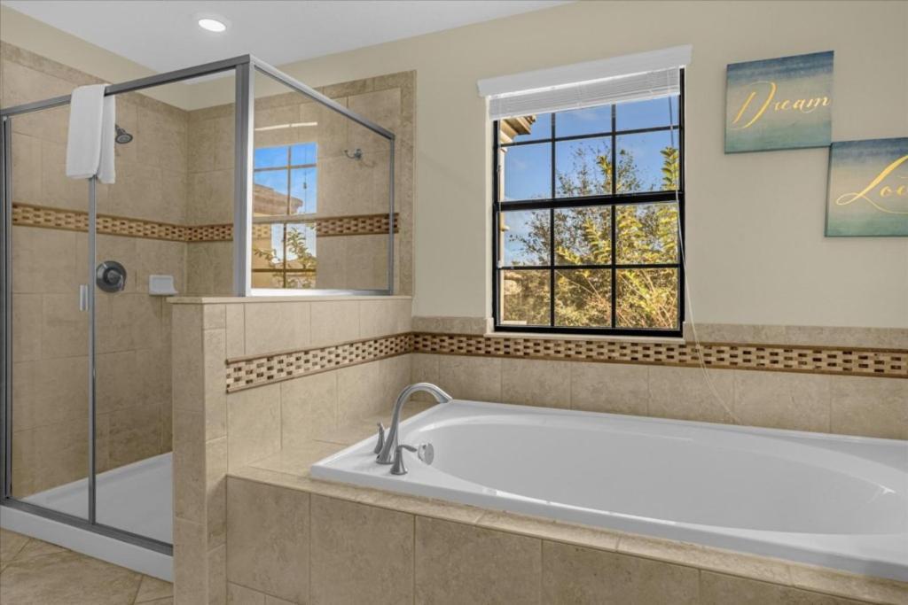 Holiday home 5 Bedrooms- 4,5 Bathrooms- Champions Gate1404 Mv