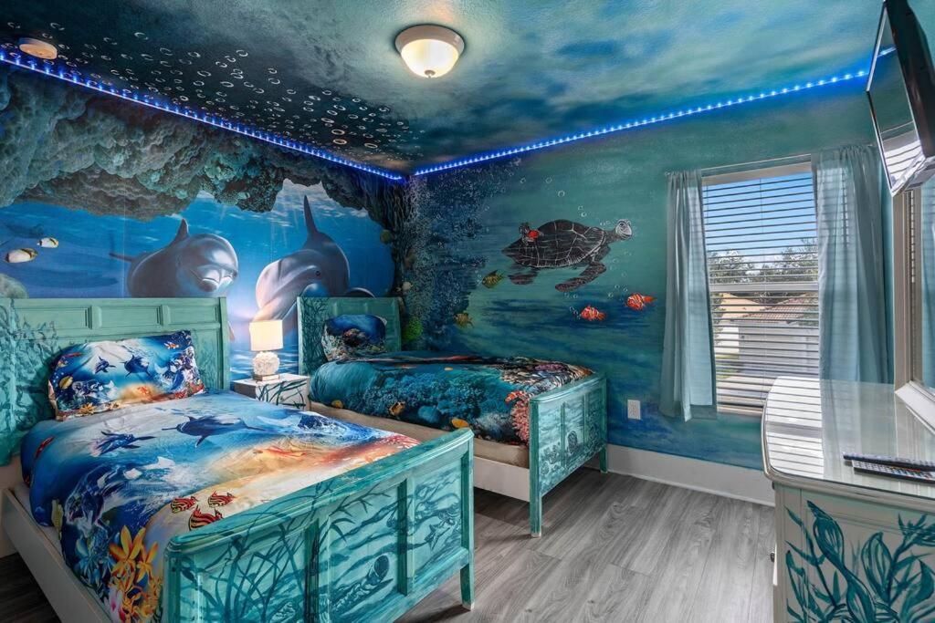 Cozy Themed 6 Br/4 Ba, Close To Holiday home