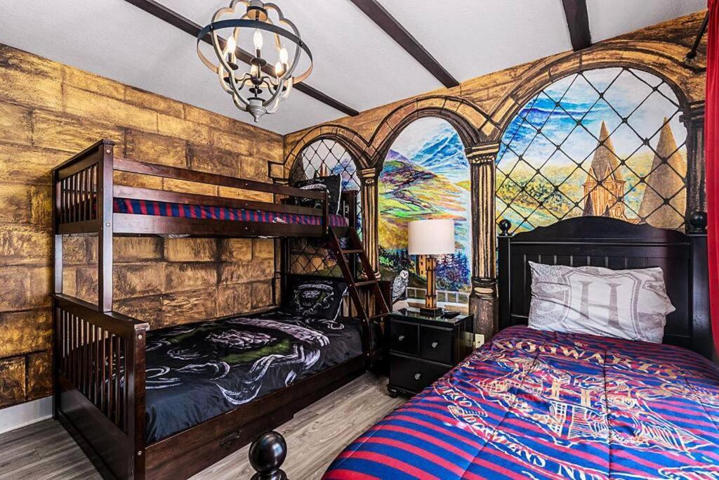 Cozy Themed 6 Br/4 Ba, Close To Orlando