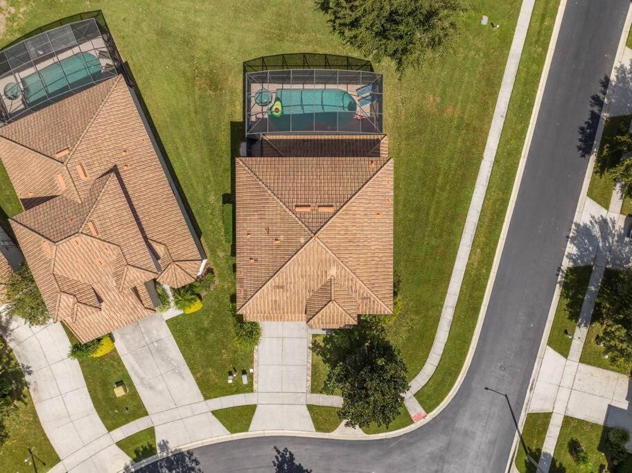 Cozy Themed 6 Br/4 Ba, Close To *