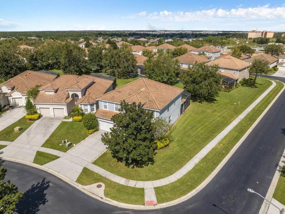 Cozy Themed 6 Br/4 Ba, Close To Holiday home *