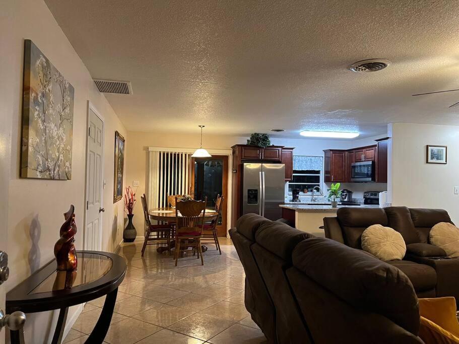 Cozy Family 10 Minutes From Ucf Holiday home Orlando