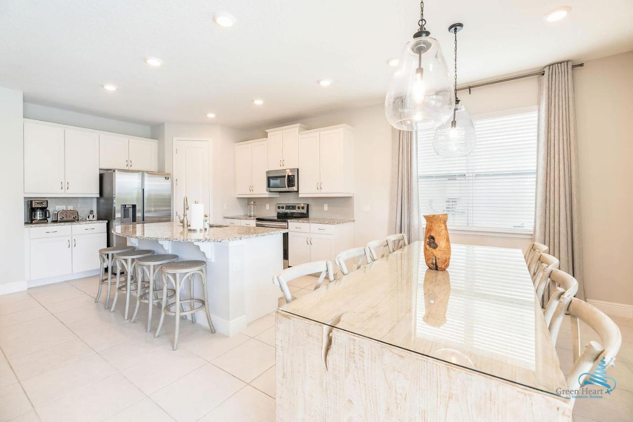 Newly Built Luxury 5bd W Private Pool &