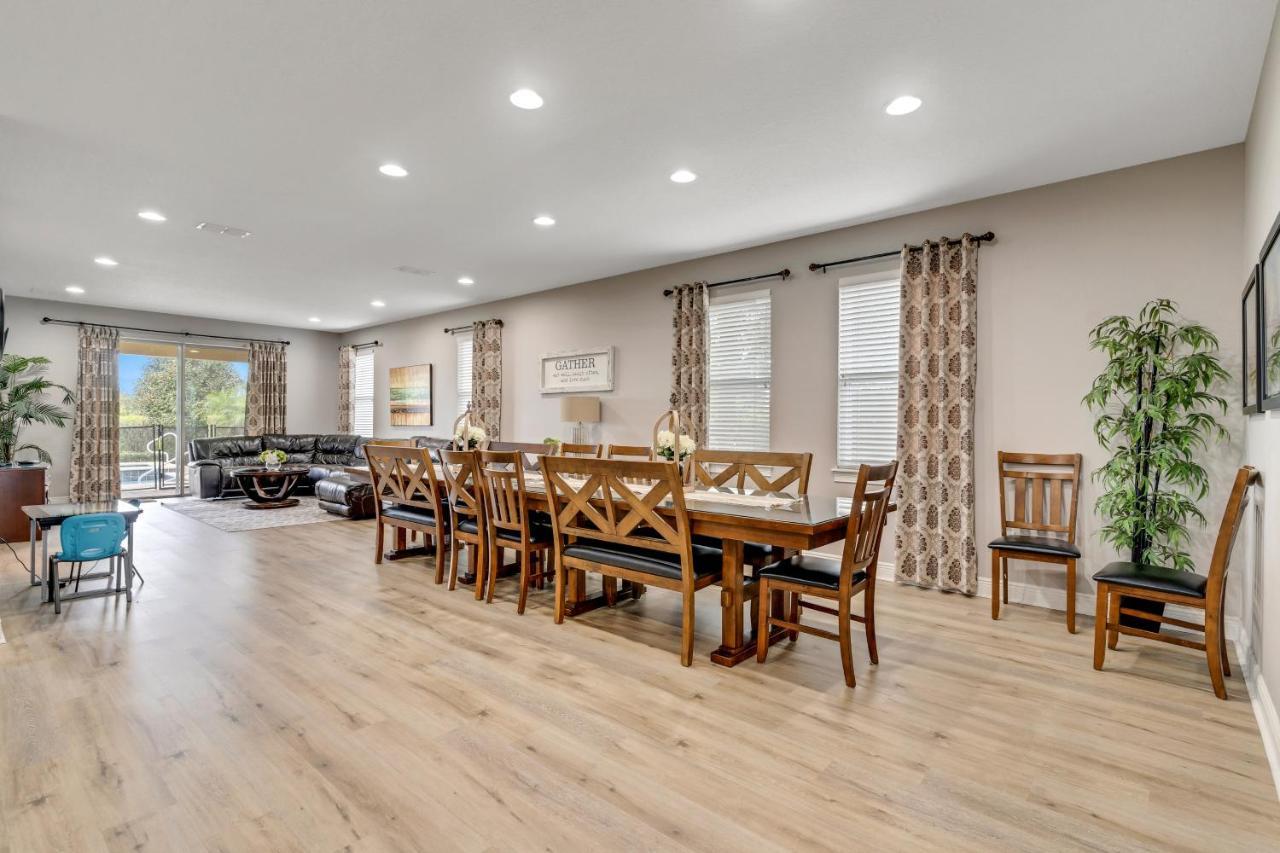 Huge 10 Bdr Family House With Arcades And Free Pool Heat Near Holiday home
