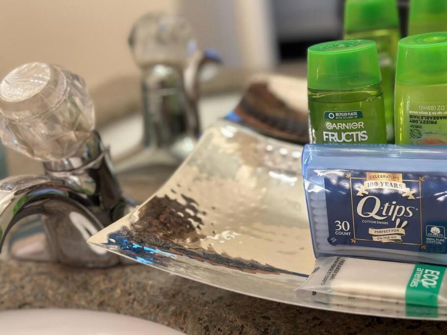 Holiday home Regal Oaks Mins To Disney Orlando