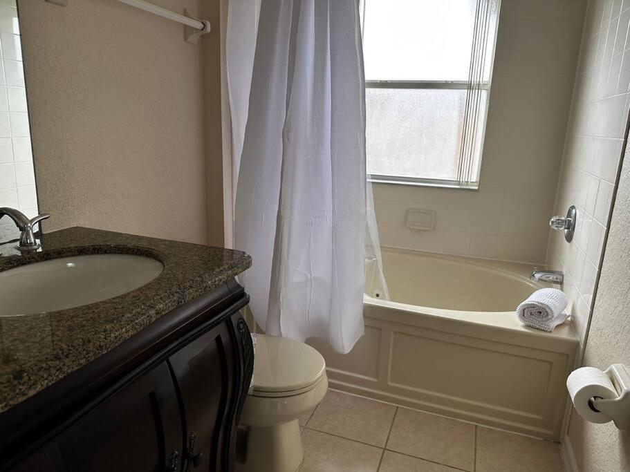 Regal Oaks Mins To Disney Holiday home *