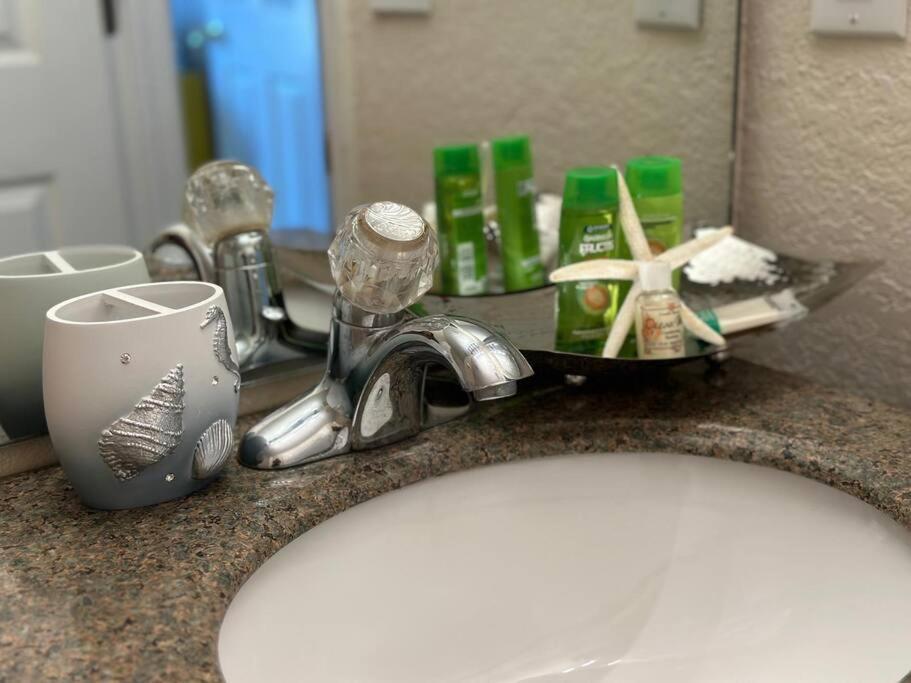 Holiday home Regal Oaks Mins To Disney