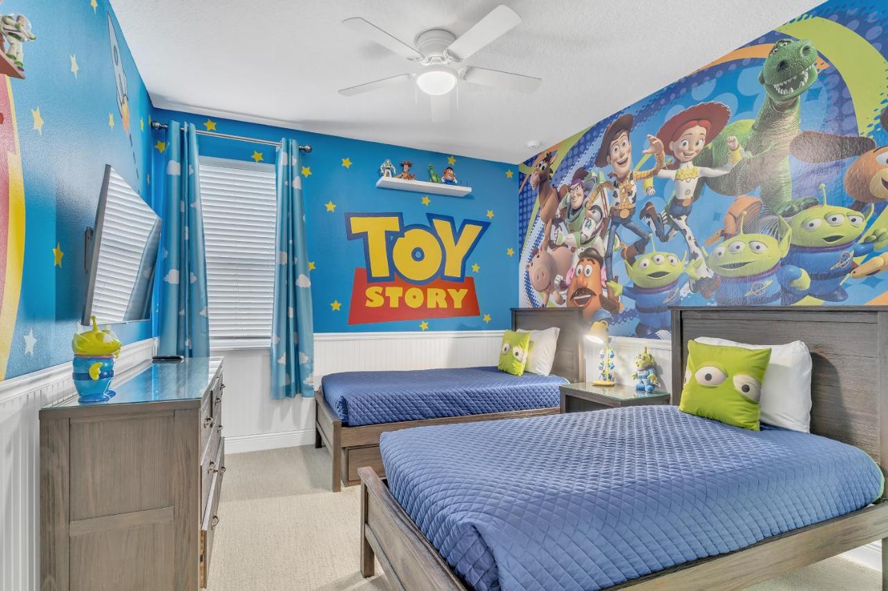 Stunning 11 Bedroom Themed House With Huge Pool Near Disney *