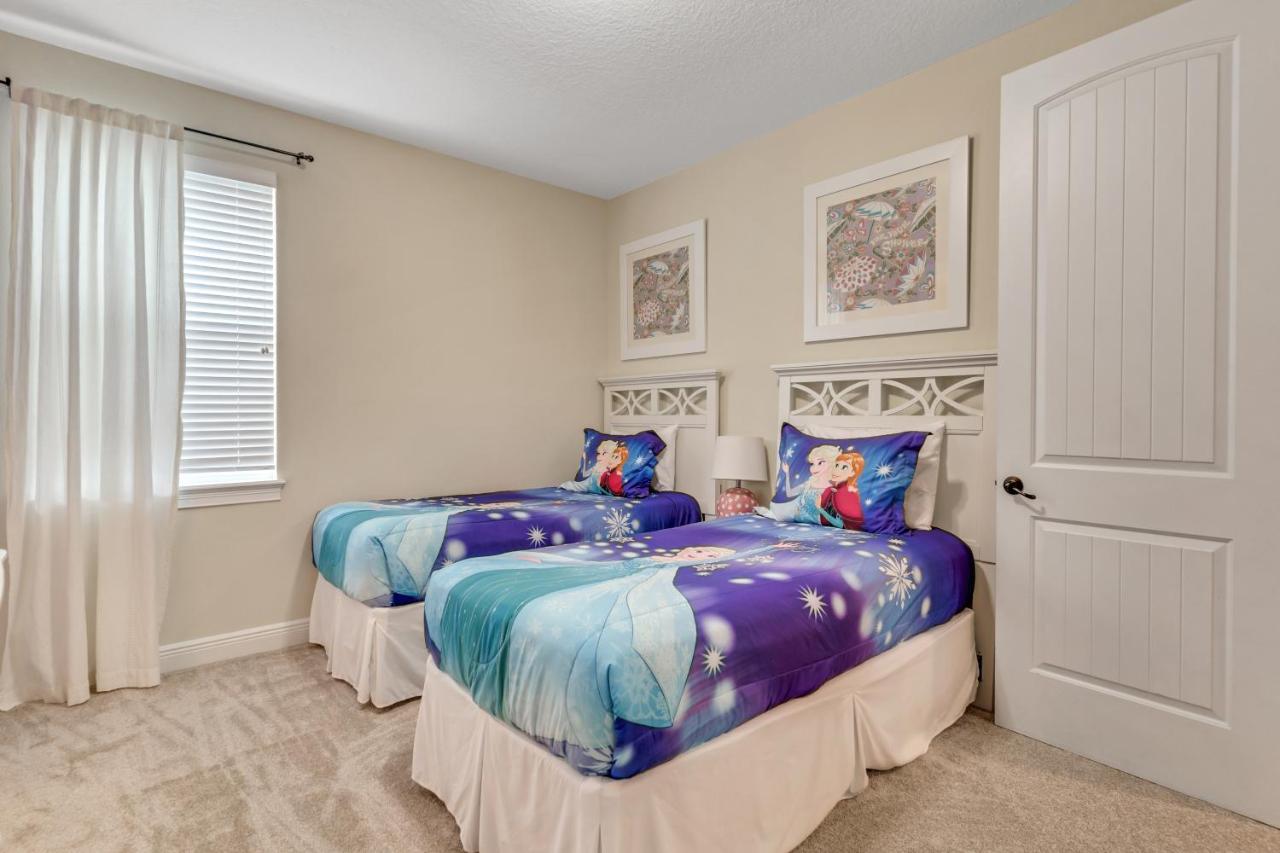 Huge 10 Bdr Family House With Arcades And Free Pool Heat Near Holiday home