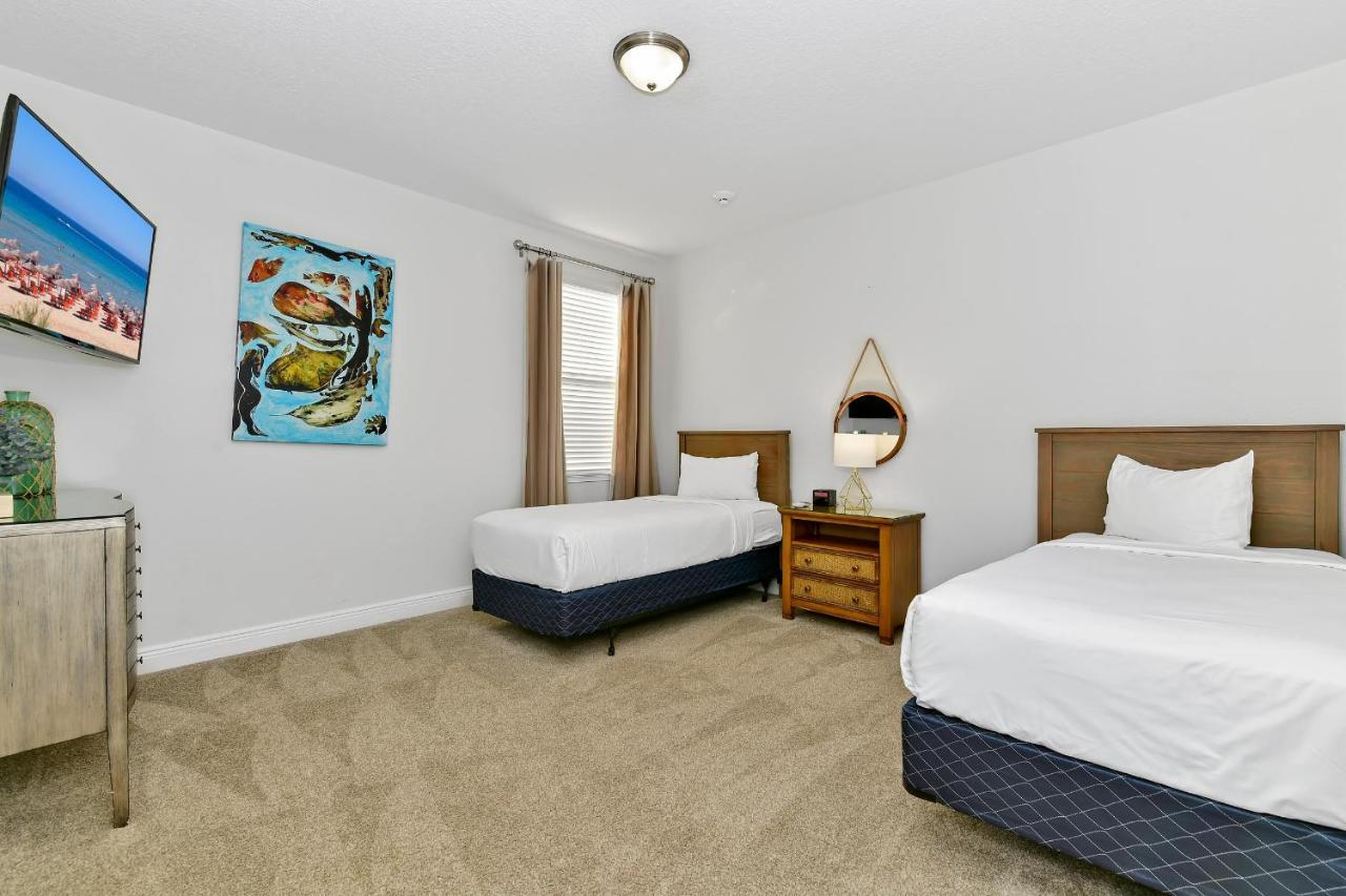 Spacious Near By Rentyl With Private Pool & Amenities - 250c
