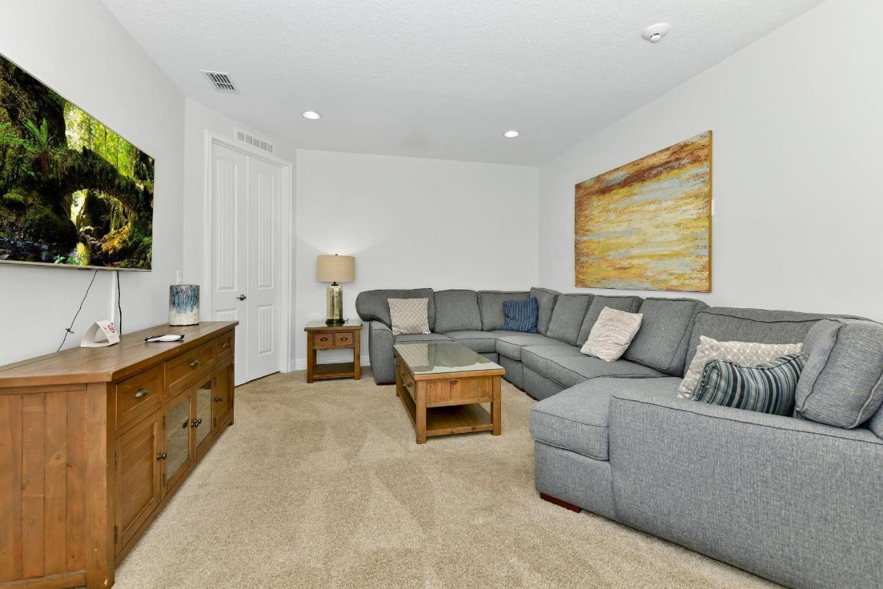 Holiday home Spacious Near By Rentyl With Private Pool & Amenities - 250c