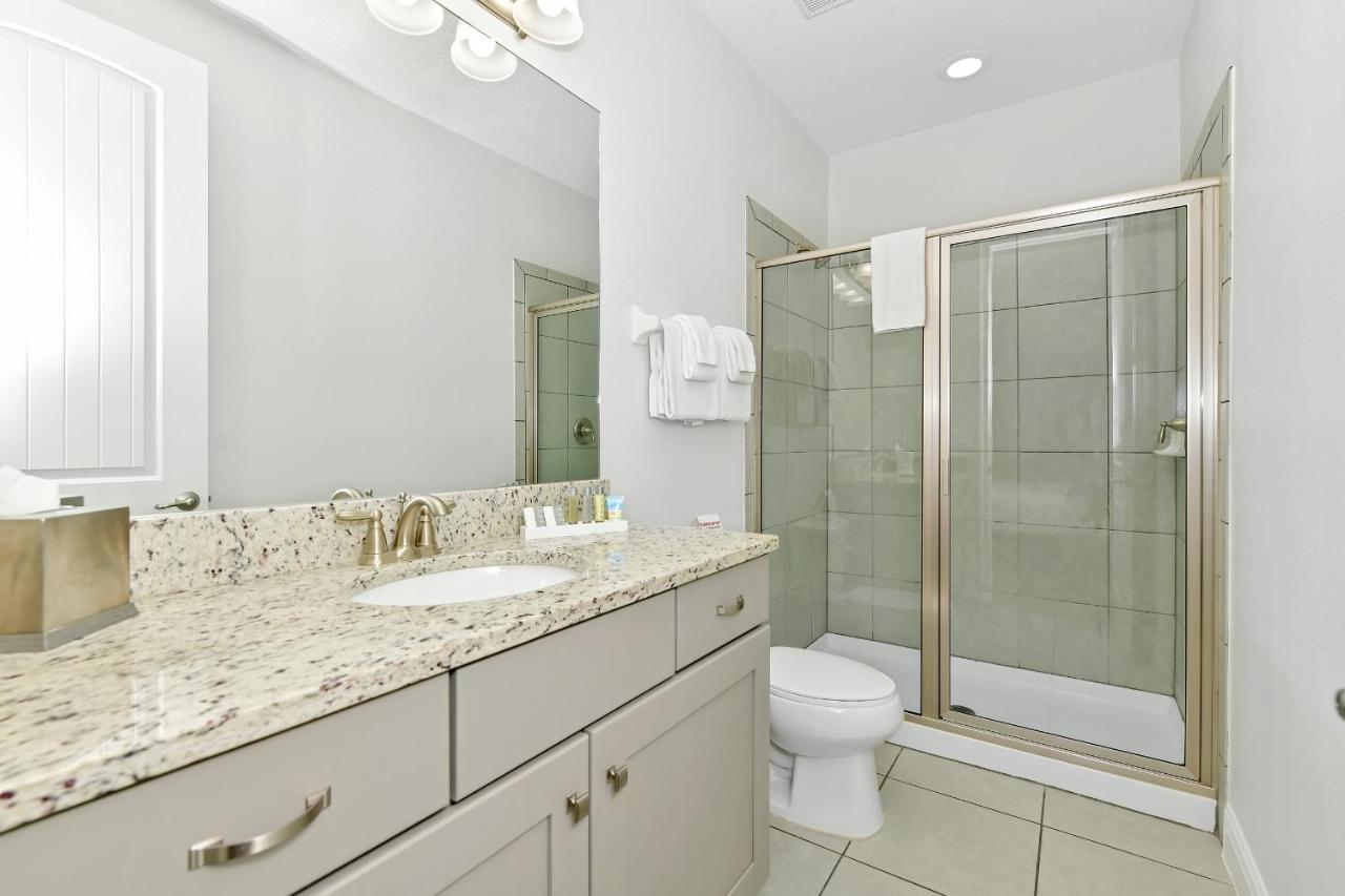 Spacious Near By Rentyl With Private Pool & Amenities - 250c *