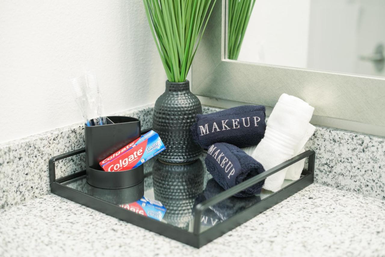 Luxury 1br 1bth Sleeps Up To 5 * Orlando
