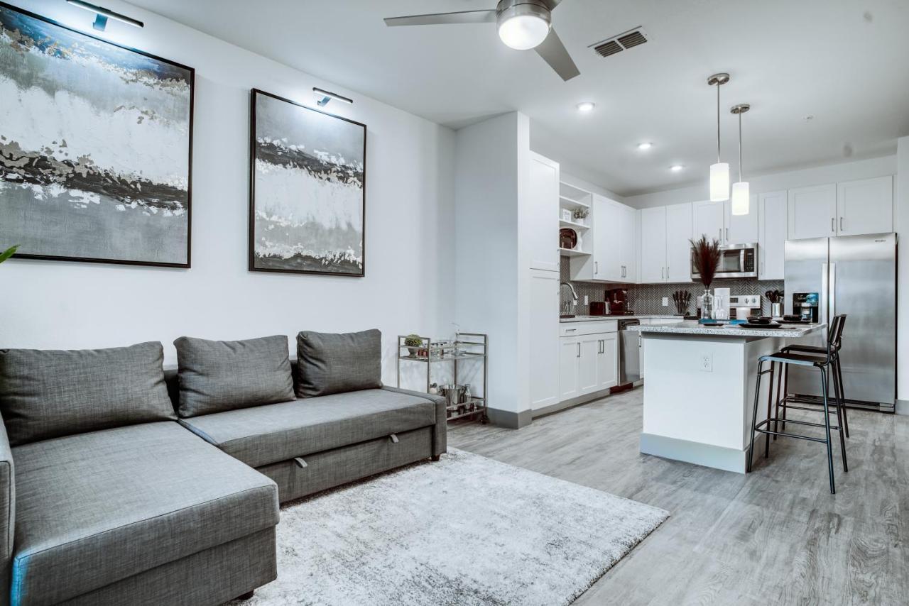 Apartment Luxury 1br 1bth Sleeps Up To 5 *