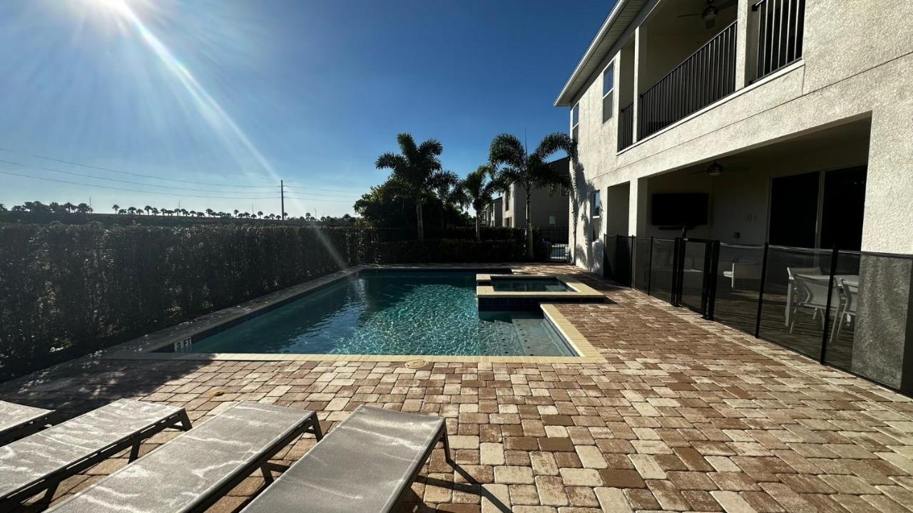 Epic 12-bed -the Entertainment Paradise Holiday home *