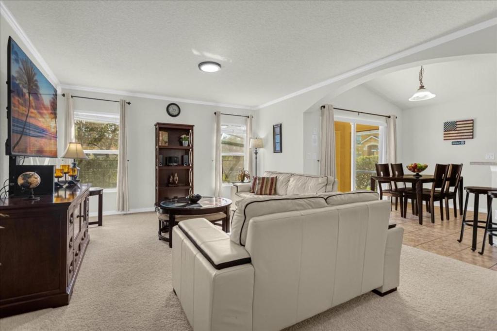 4 Bedrooms - 3 Bathrooms - Veranda Palms 4461 Np Holiday home *