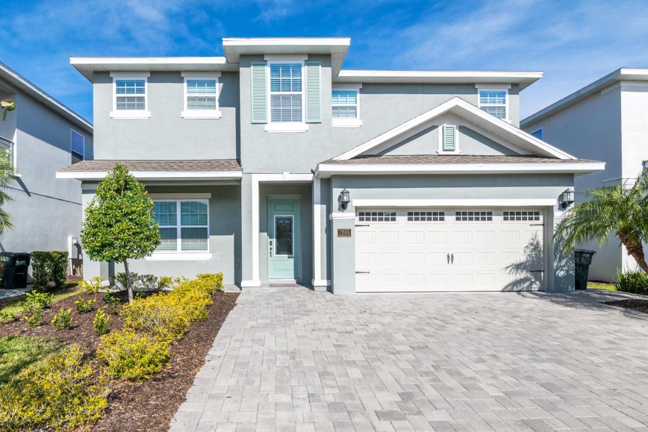Modern With Private Pool Near With Amenities By Rentyl - 7655f Holiday home *