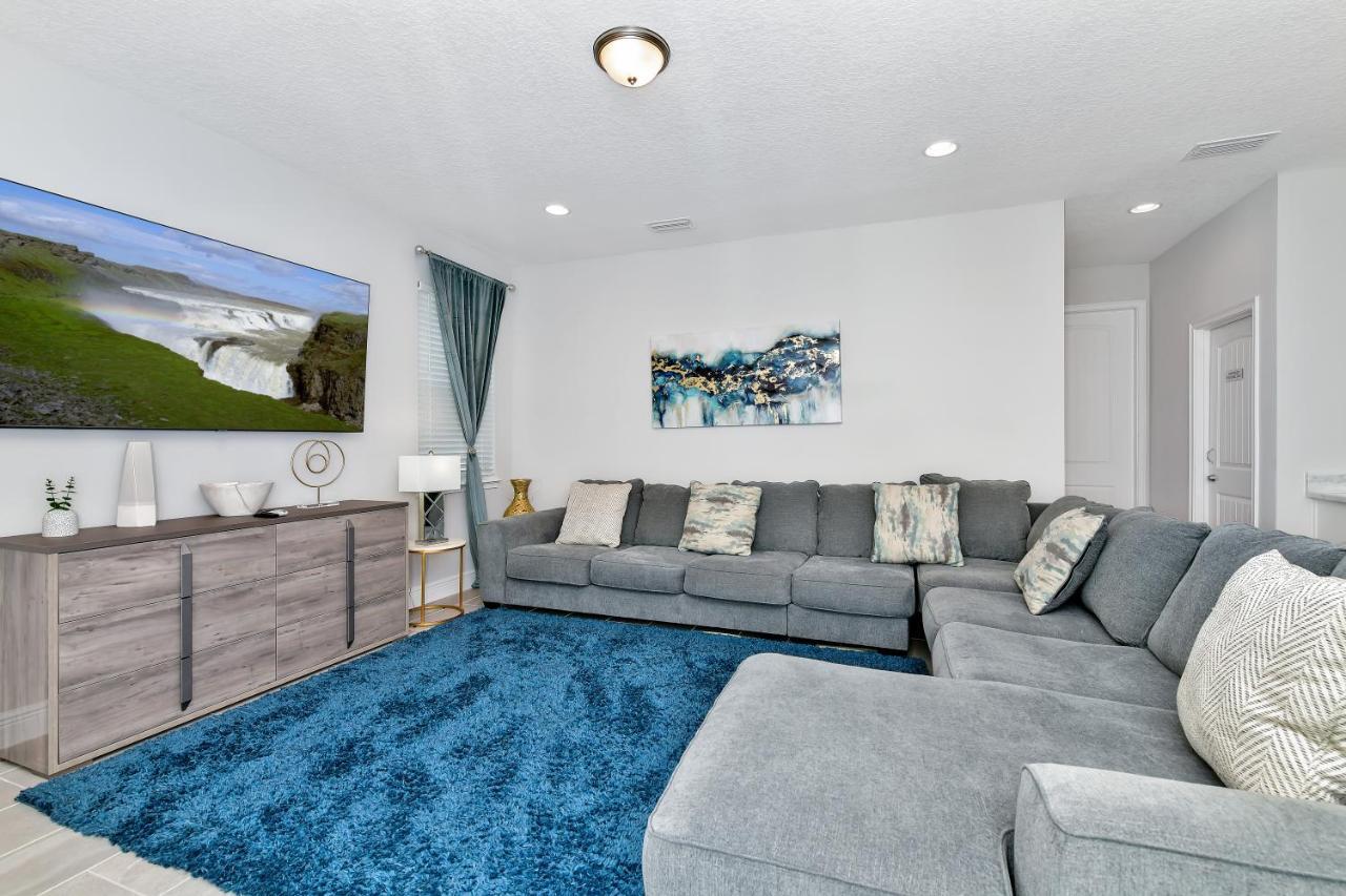 Modern With Private Pool Near With Amenities By Rentyl - 7655f *