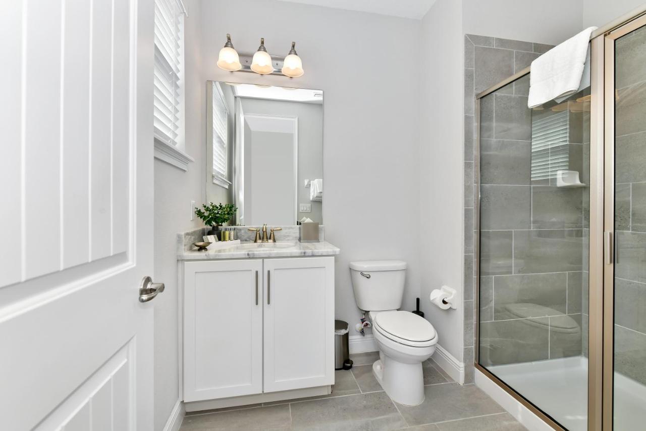 Modern With Private Pool Near With Amenities By Rentyl - 7655f Orlando