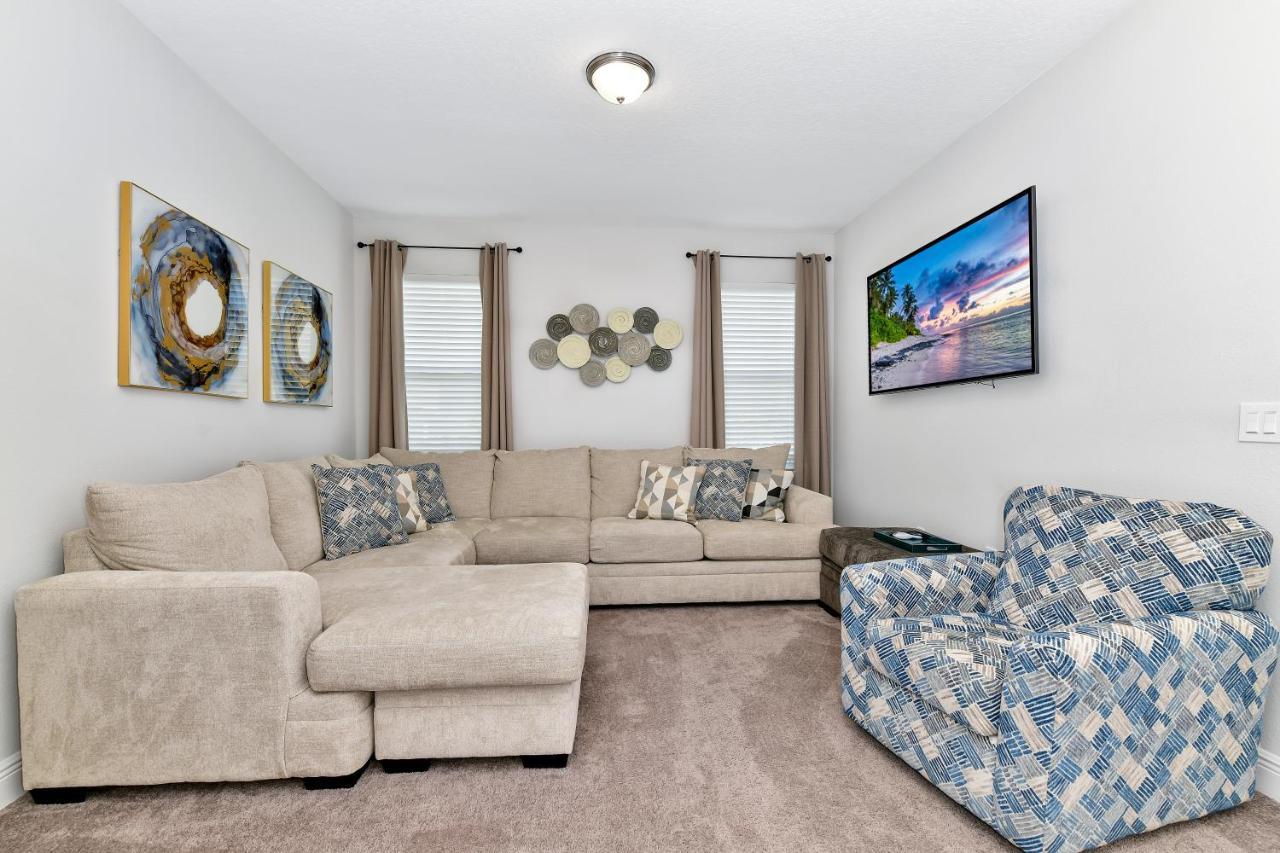 Modern With Private Pool Near With Amenities By Rentyl - 7655f Orlando