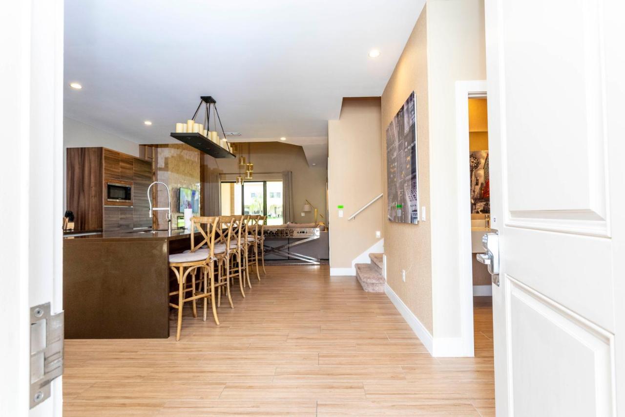 Holiday home Gorgeous 4 Bd Close To Disney @ Magic Village 3092 Orlando