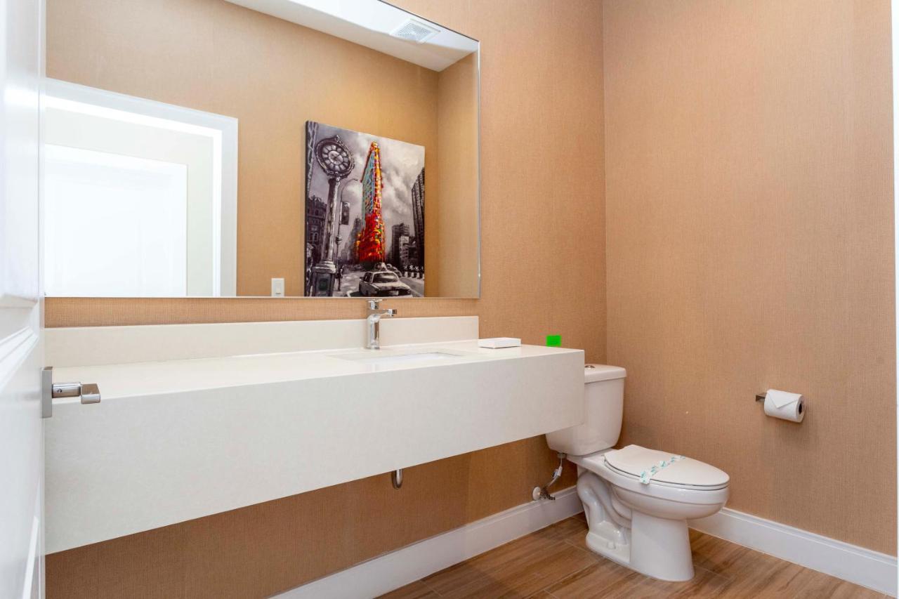 Gorgeous 4 Bd Close To Disney @ Magic Village 3092 Holiday home *