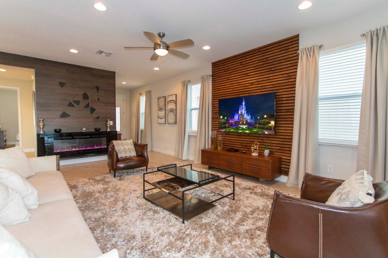 Luxurious 5bd Private Pool Jacuzzi & Game At Encore 7432 Holiday home