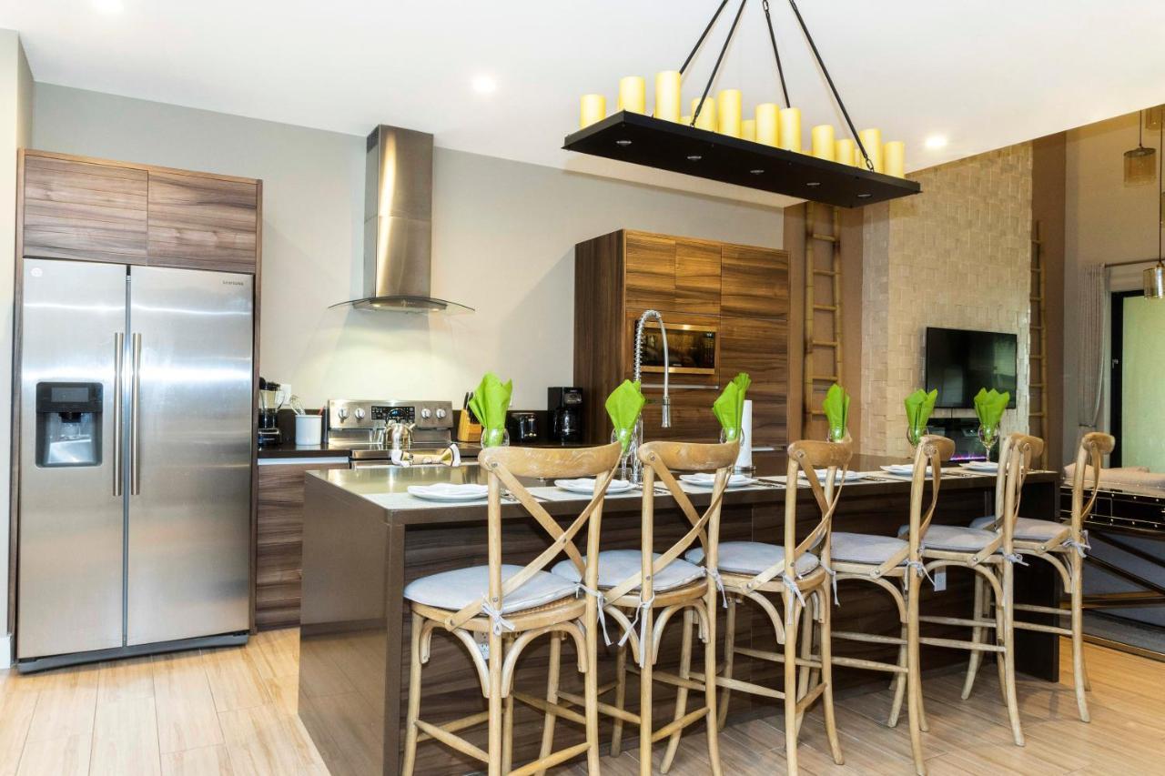 Stunning 4 Bd Close To @ Magic Village 7537 Holiday home *