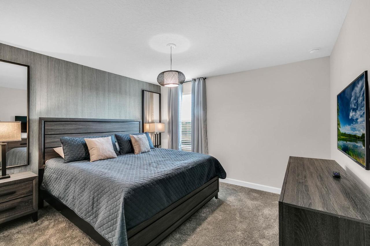 9 Bedrooms - 5 Bathrooms - Champions Gate 8824 Cb