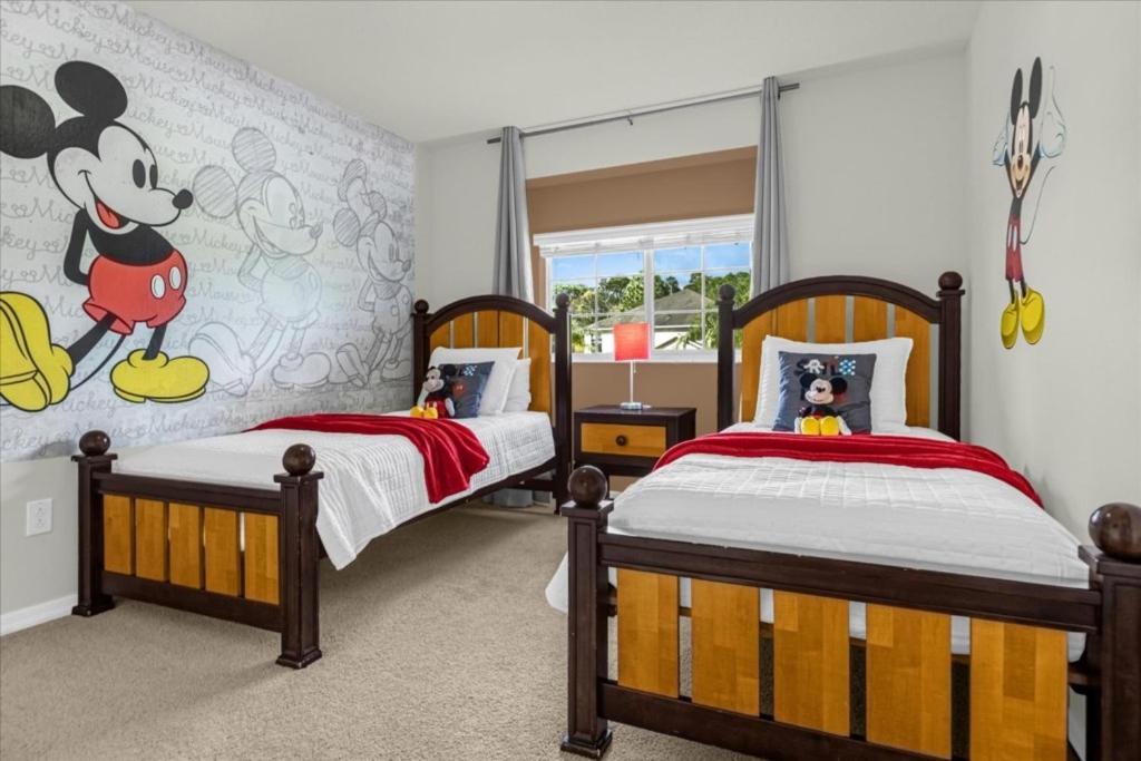 4 Bedrooms - 3 Bathrooms - Veranda Palms 4461 Np Holiday home