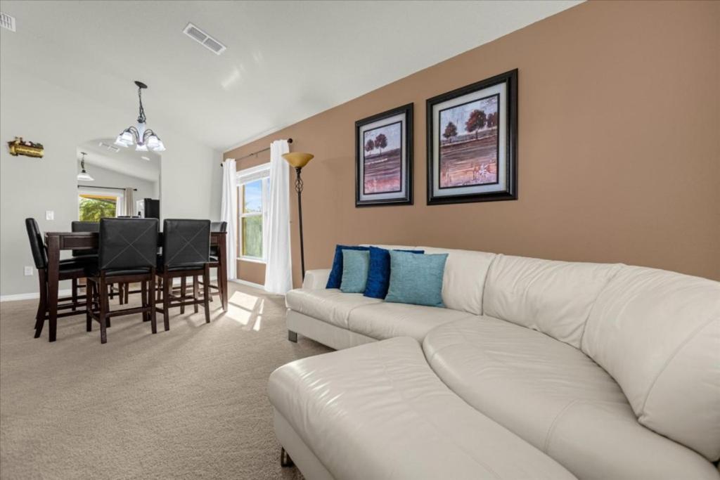 Holiday home 4 Bedrooms - 3 Bathrooms - Veranda Palms 4461 Np *