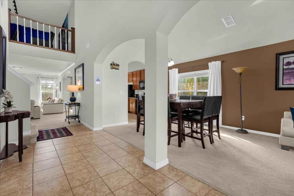 4 Bedrooms - 3 Bathrooms - Veranda Palms 4461 Np *