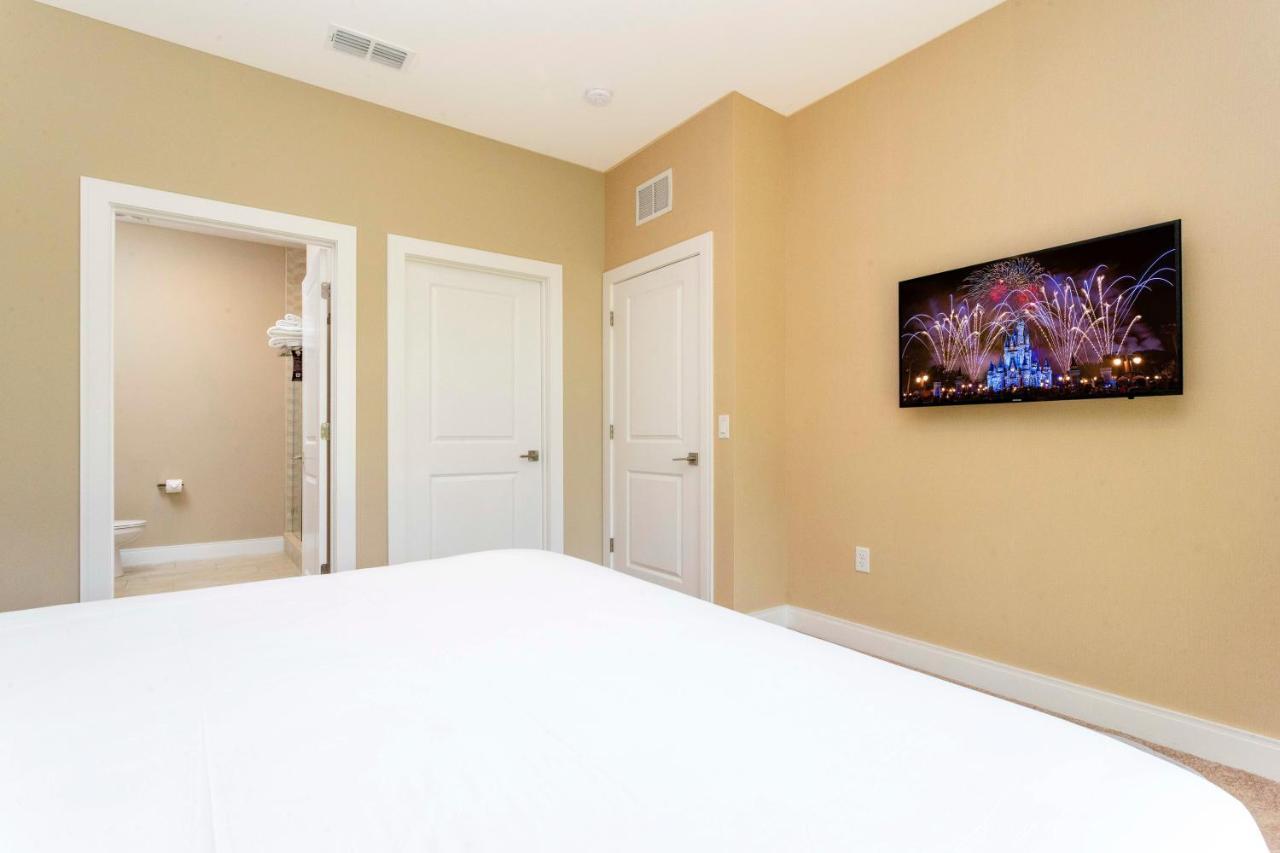 Gorgeous 4 Bd Close To Disney @ Magic Village 3092