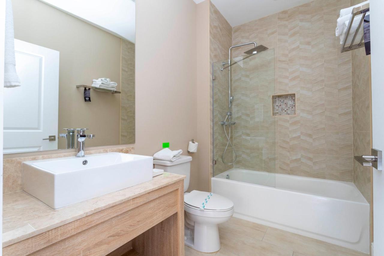Gorgeous 4 Bd Close To Disney @ Magic Village 3092 Holiday home *