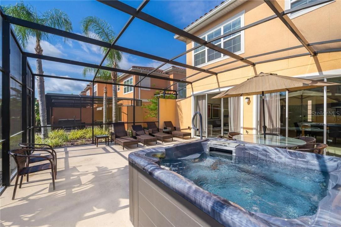 Charming 3 Bd W/ Spa Close To Disney @ Regal Oaks 2649 Holiday home *